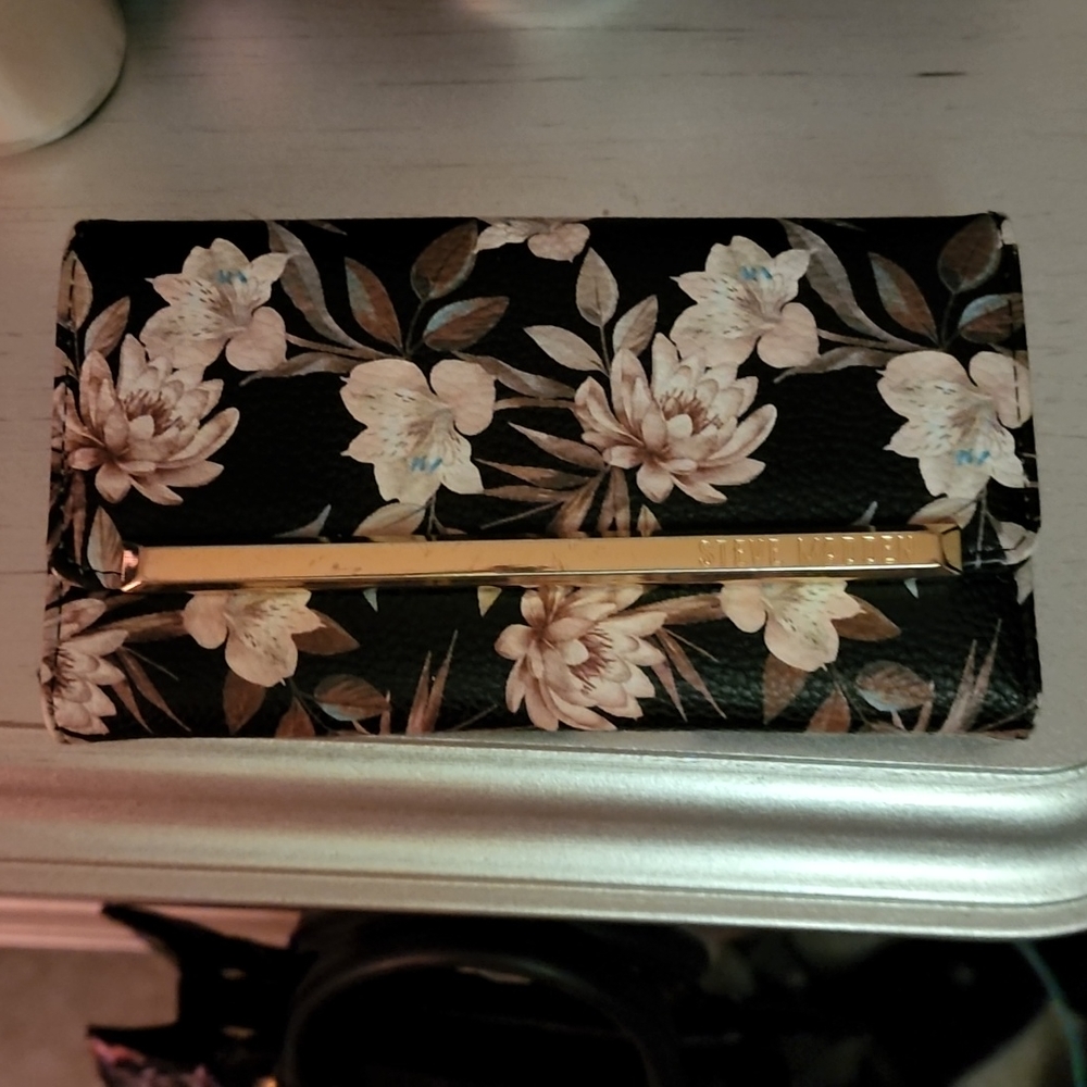 Steve madden wallet